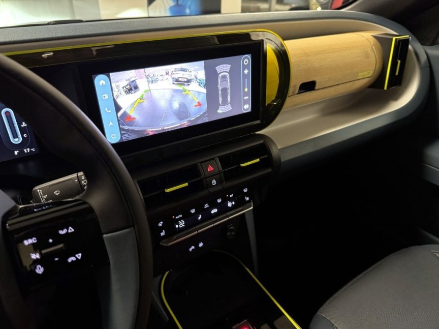 Fiat Grande Panda 1.2 Turbo Hybrid 110k MHEV eDCT La Prima *871* e