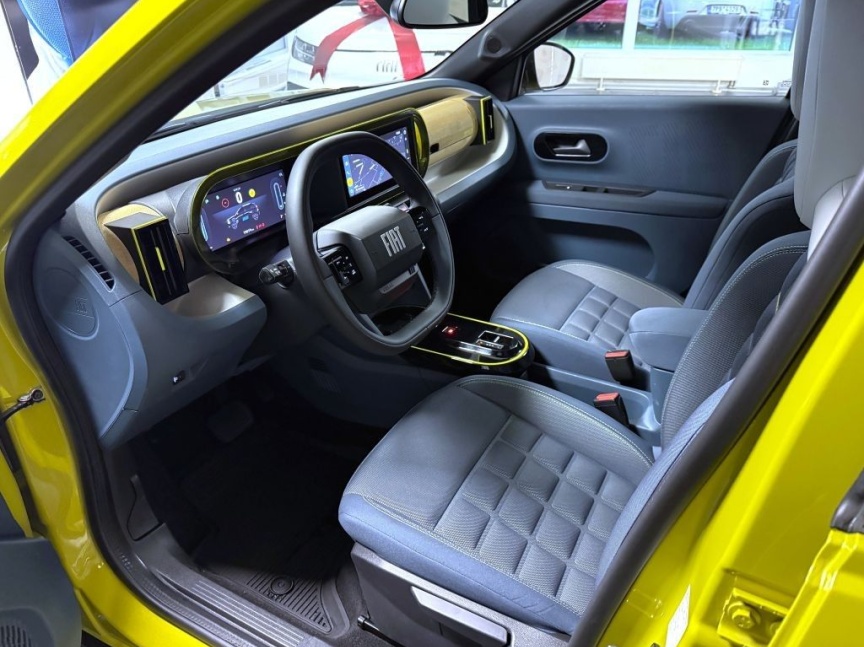 Fiat Grande Panda 1.2 Turbo Hybrid 110k MHEV eDCT La Prima V769