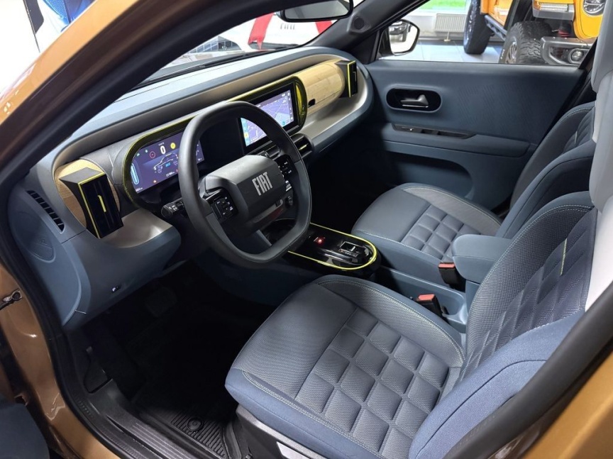 Fiat Grande Panda 1.2 Turbo Hybrid 110k MHEV eDCT La Prima X819
