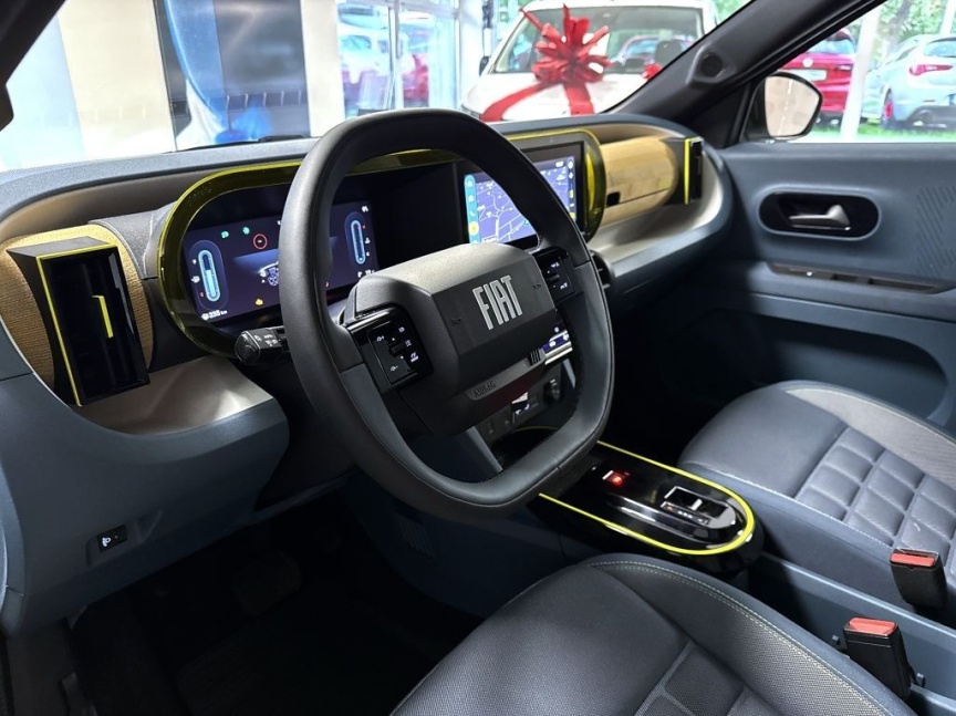 Fiat Grande Panda 1.2 Turbo Hybrid 110k MHEV eDCT La Prima