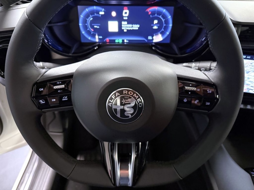 Alfa Romeo Junior Ibrida 1.2 Turbo 145k *564*