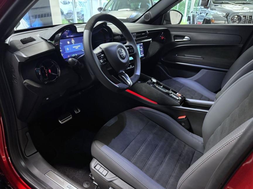Alfa Romeo Junior Ibrida INTENSA Q4 1.2 Turbo Hybrid 145k *525* e