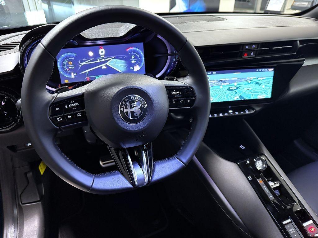 Alfa Romeo Junior Ibrida Speciale 1.2 Turbo Hybrid 145k *998*