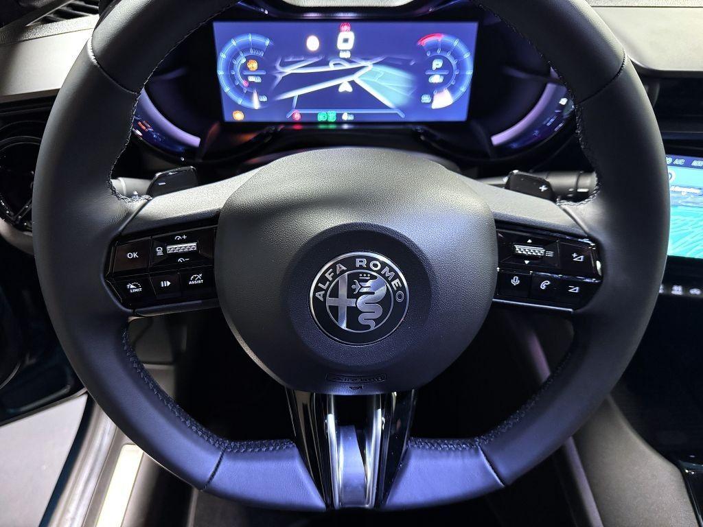 Alfa Romeo Junior Ibrida Speciale 1.2 Turbo Hybrid 145k *998*