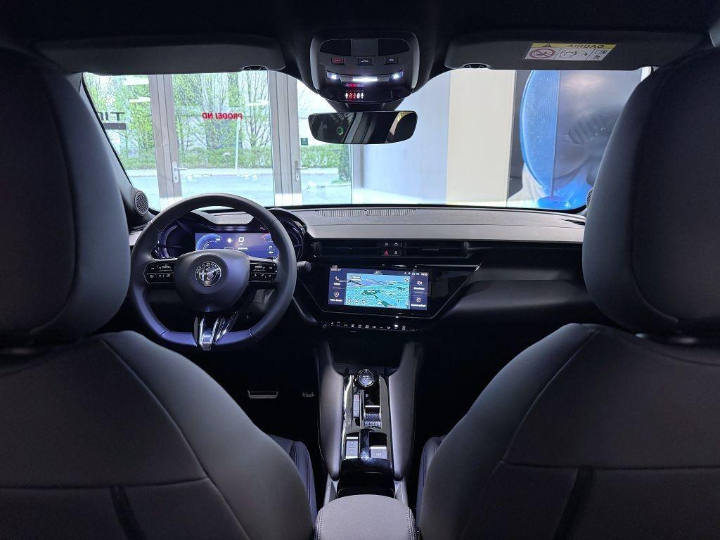 Alfa Romeo Junior Ibrida Speciale 1.2 Turbo Hybrid 145k *998*