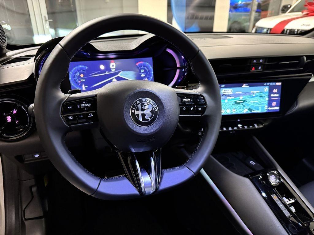 Alfa Romeo Junior Ibrida Speciale 1.2 Turbo Hybrid 145k *o057*