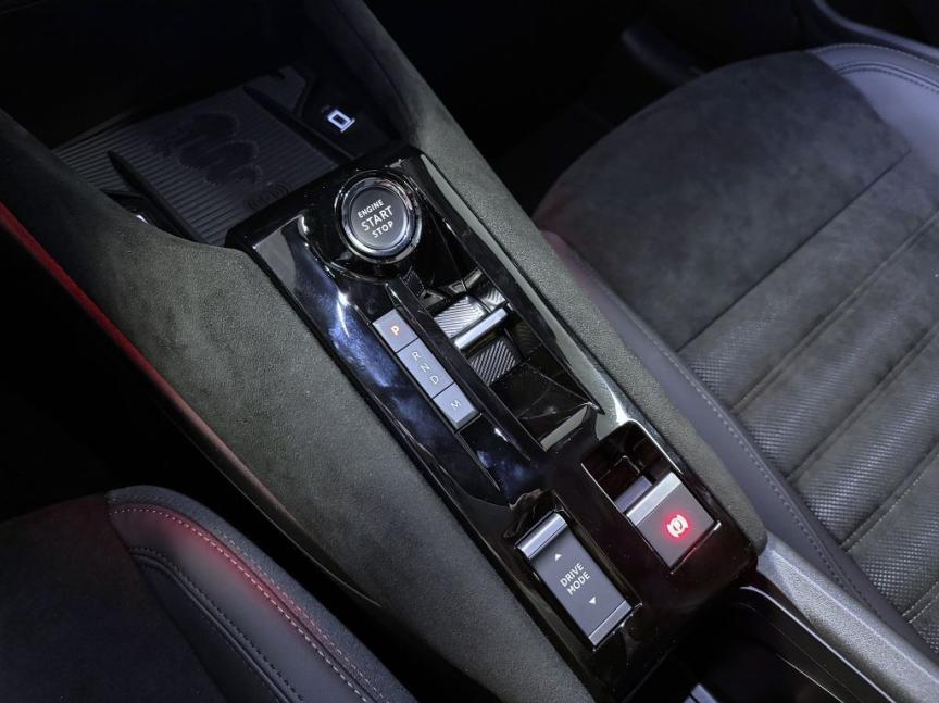 Alfa Romeo Junior Ibrida Speciale Q4 1.2 Turbo Hybrid 145k *523*