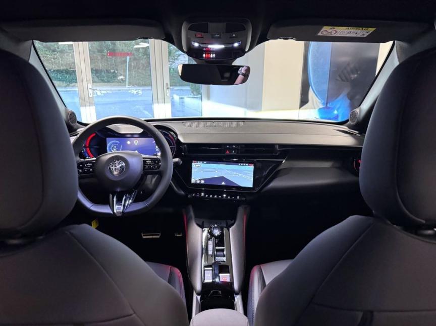 Alfa Romeo Junior Ibrida Speciale Q4 1.2 Turbo Hybrid 145k *523*