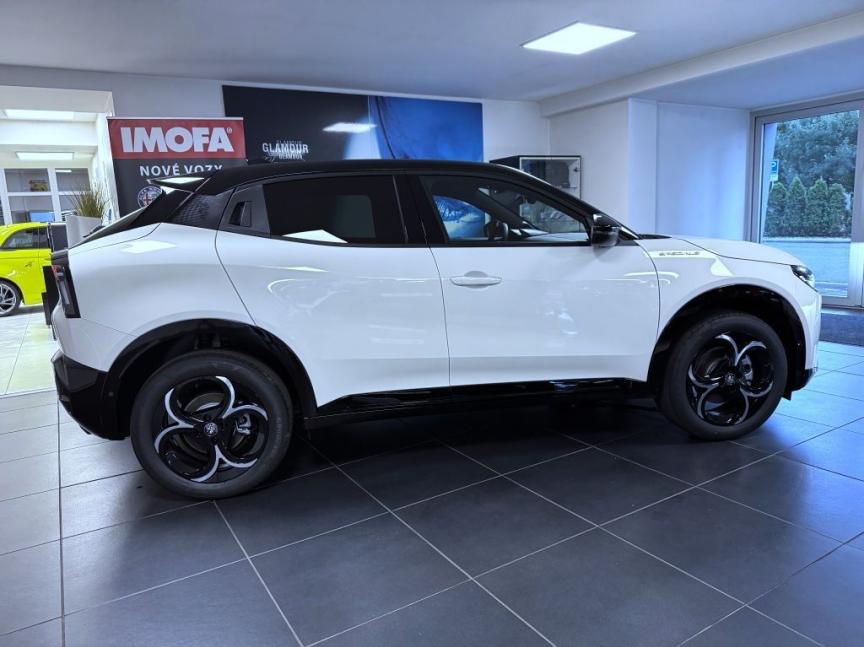 Alfa Romeo Junior Ibrida Speciale Q4 1.2 Turbo Hybrid 145k *523*