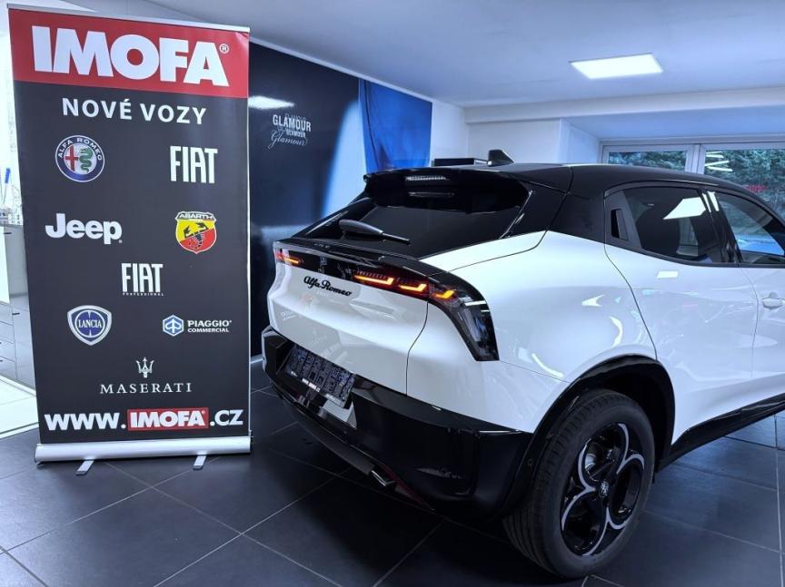 Alfa Romeo Junior Ibrida Speciale Q4 1.2 Turbo Hybrid 145k *523*