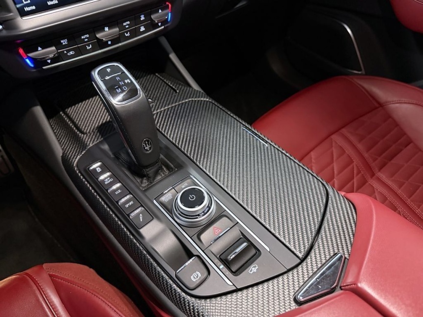 Maserati Levante 2.0 T Hybrid Q4 (4x4) 330k AT8 ZF GT