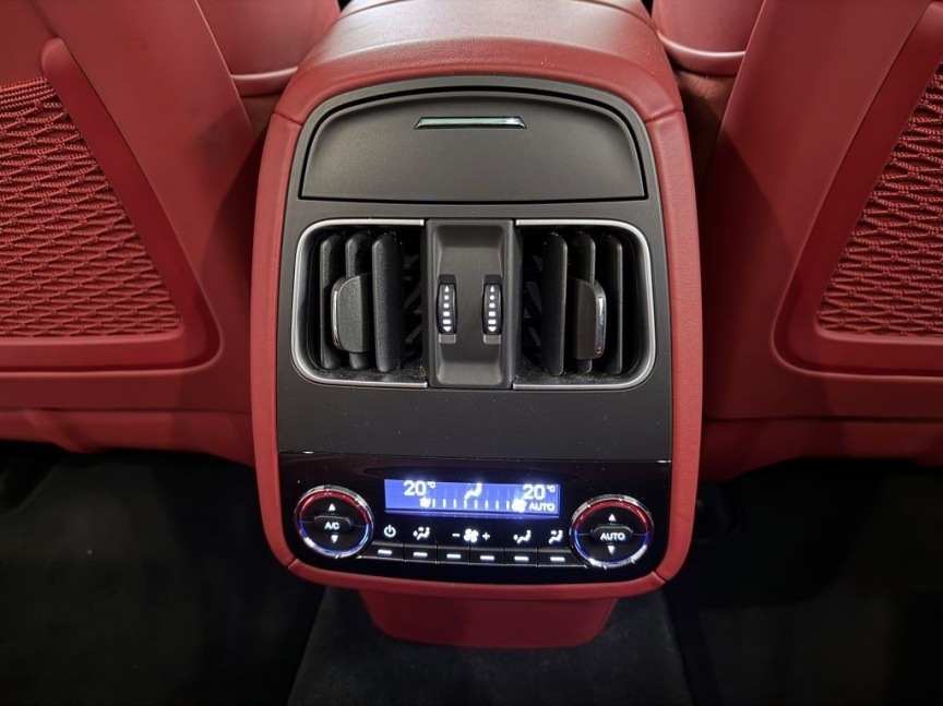 Maserati Levante 2.0 T Hybrid Q4 (4x4) 330k AT8 ZF GT