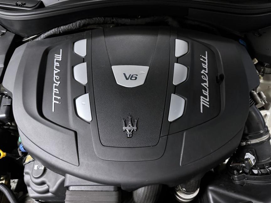 Maserati Levante 3.0 V6 diesel Q4 (4x4) 275k AT8 ZF Gransport