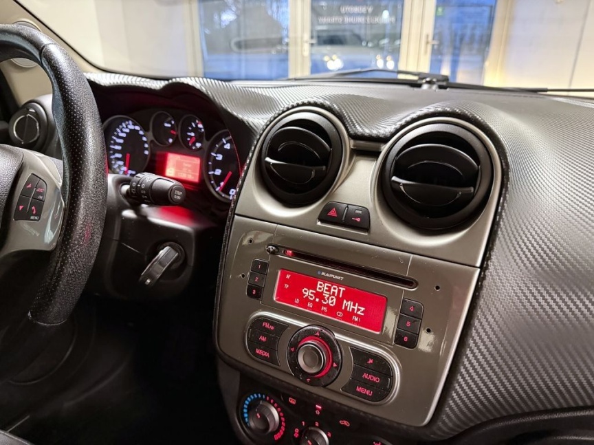 Alfa Romeo MiTo 1.4 T-JET 16V 155k MT Distinctive