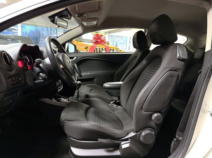 Alfa Romeo MiTo 1.4 T-JET 16V 155k MT Distinctive