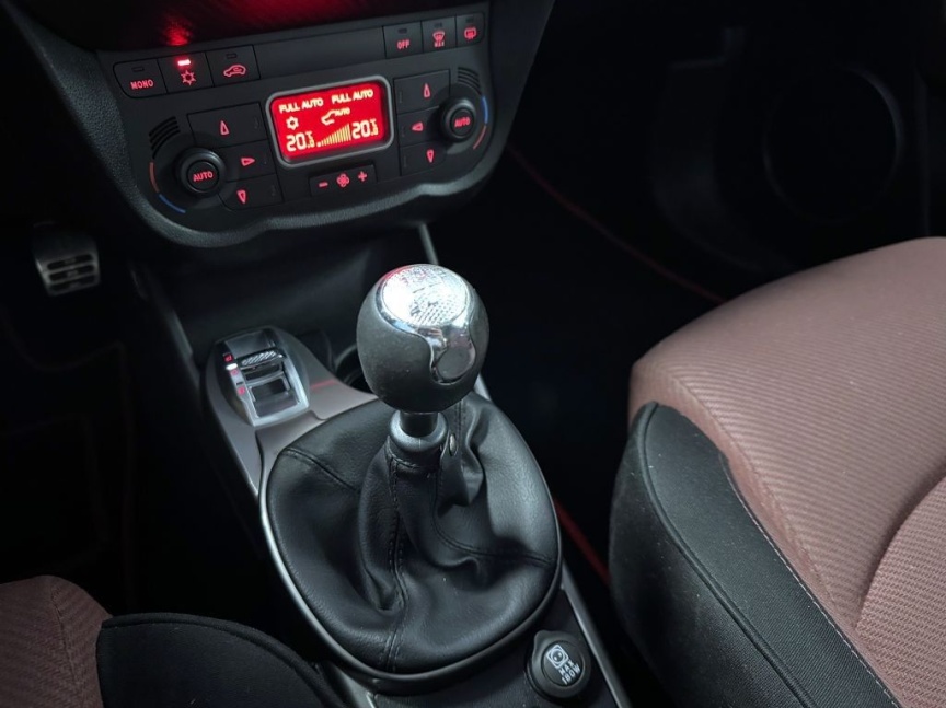 Alfa Romeo MiTo 1,4 T Multiair 135k MT Distinctive