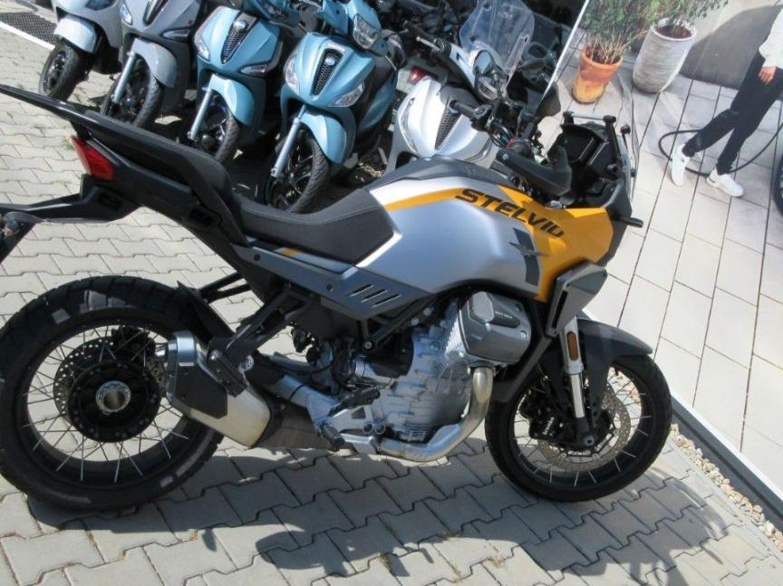 Moto Guzzi Stelvio A.R.A.S. e5+