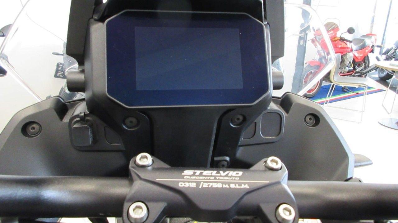 Moto Guzzi STELVIO Duecento Tributo