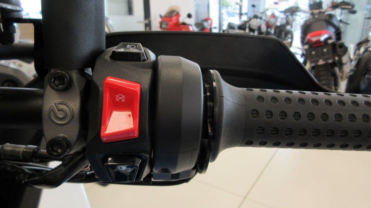 Moto Guzzi STELVIO Duecento Tributo
