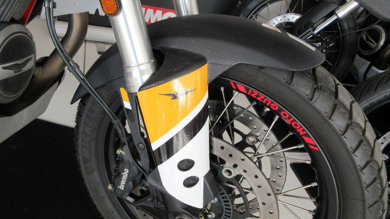 Moto Guzzi V 85 TT Evocative E4