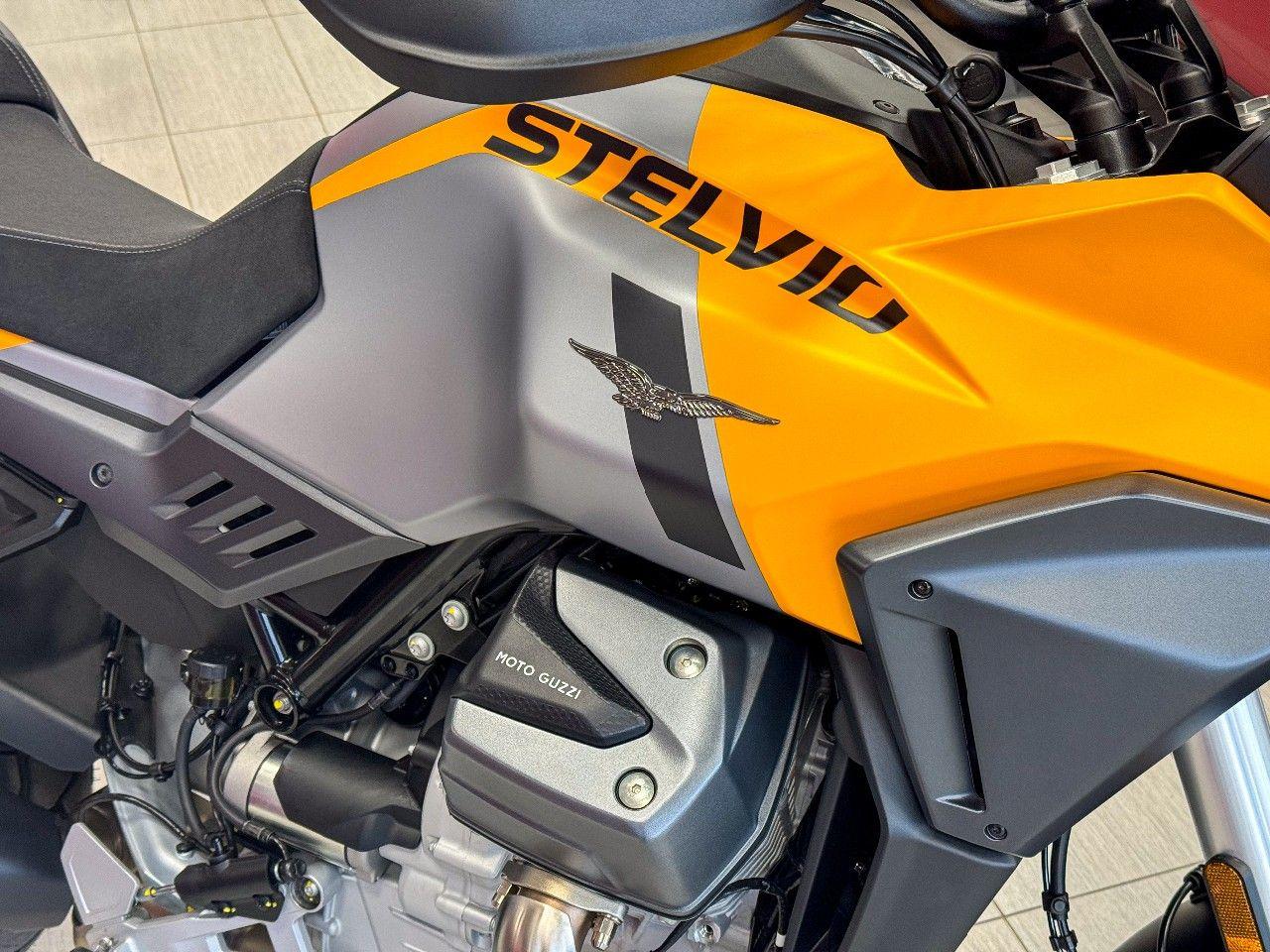 Moto Guzzi V100 STELVIO