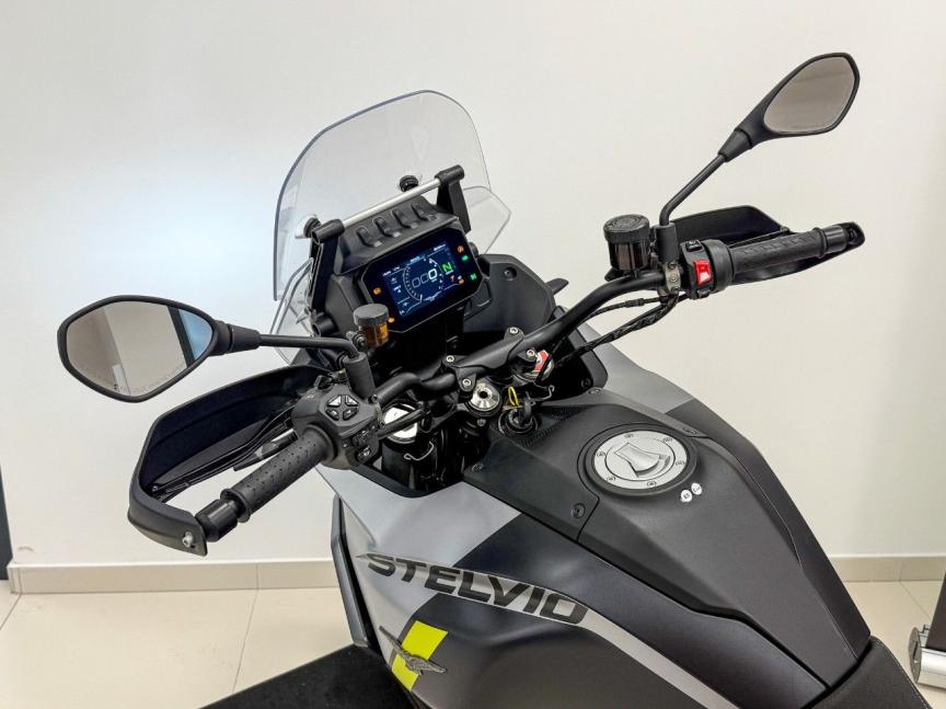 Moto Guzzi V100 STELVIO