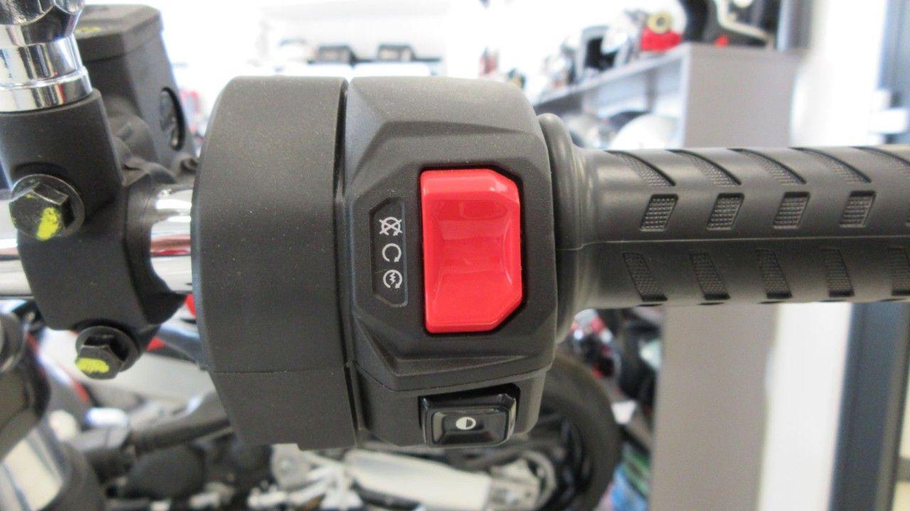 Moto Guzzi V7 850 SPECIAL MY25