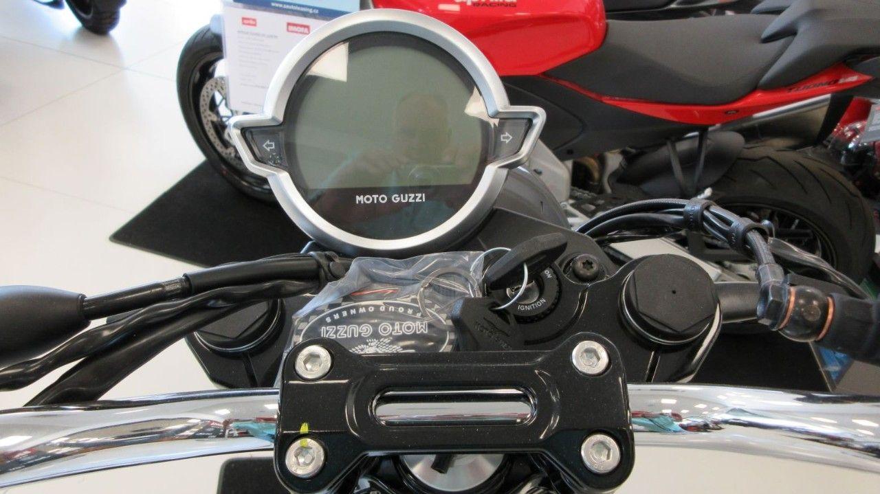 Moto Guzzi V7 850 SPECIAL MY25