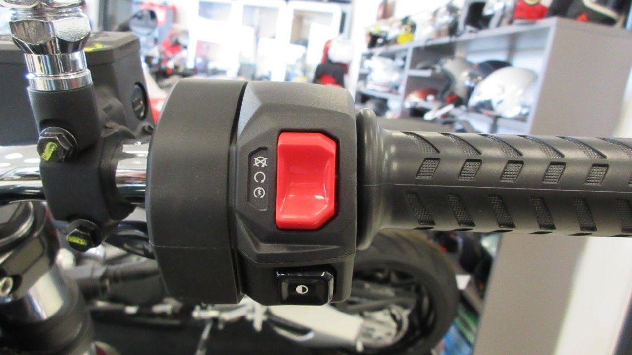 Moto Guzzi V7 850 SPECIAL MY25