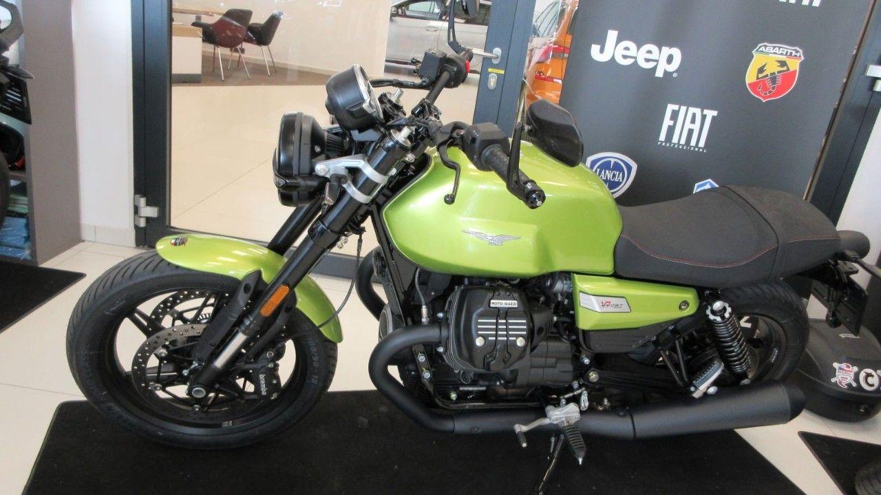 Moto Guzzi V7 850 SPORT