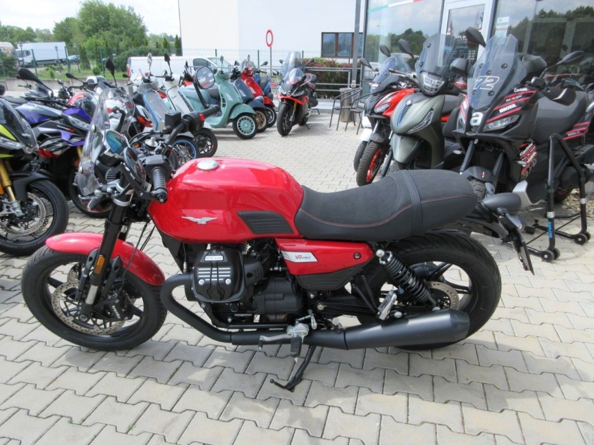 Moto Guzzi V7 850 SPORT