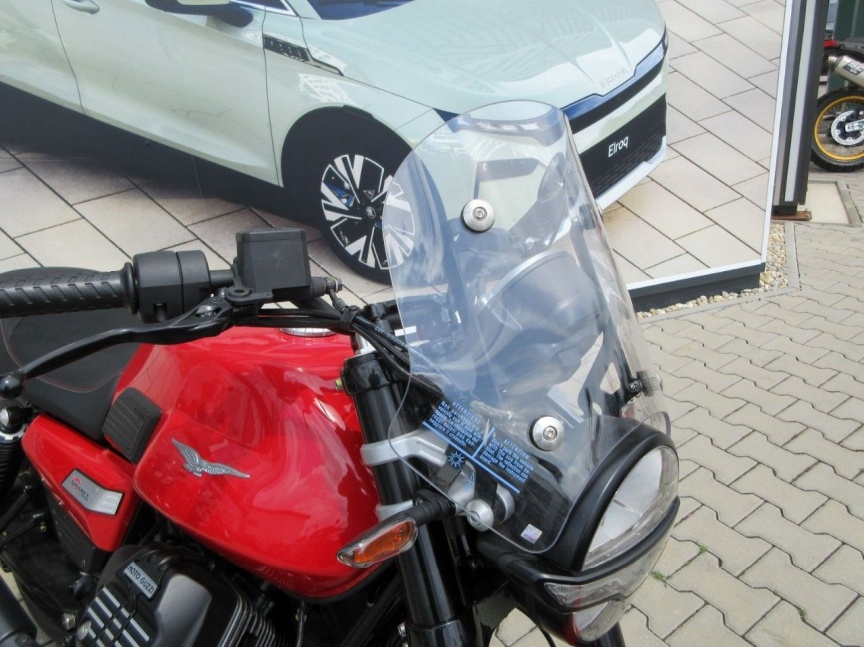 Moto Guzzi V7 850 SPORT
