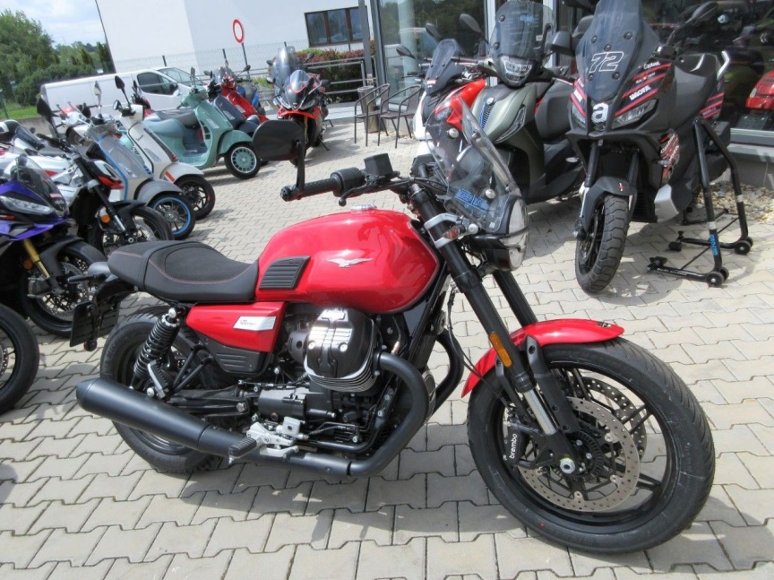 Moto Guzzi V7 850 SPORT