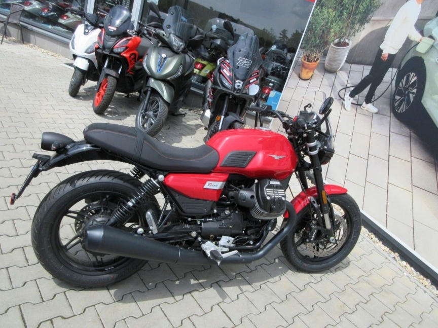 Moto Guzzi V7 850 SPORT