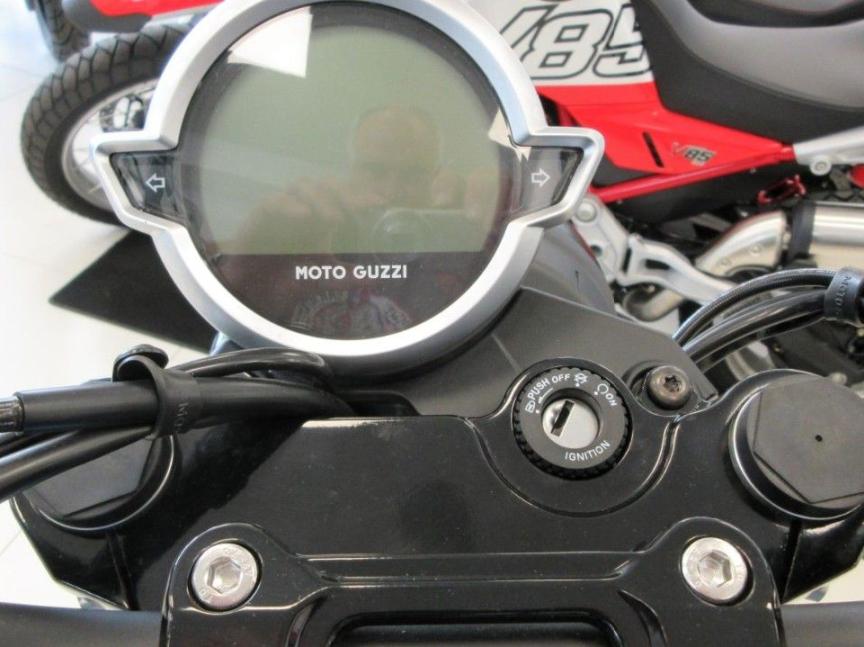 Moto Guzzi V7 850 Stone e5+
