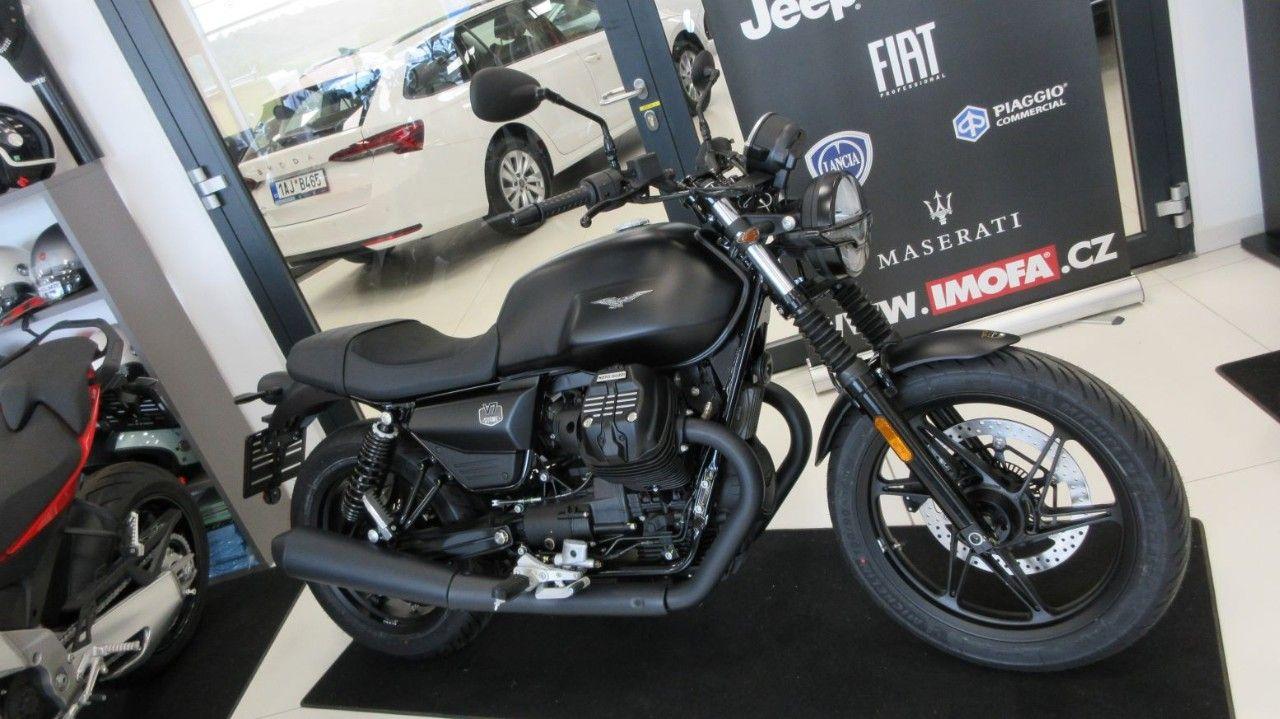 Moto Guzzi V7 850 STONE MY25
