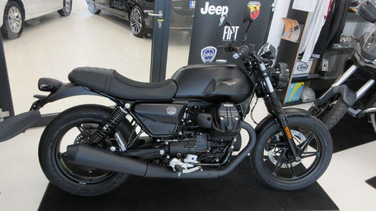 Moto Guzzi V7 850 STONE MY25