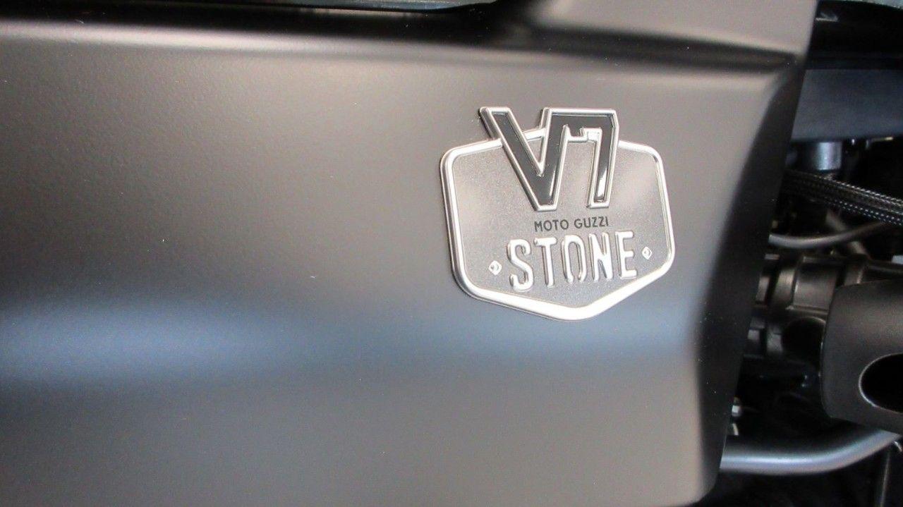 Moto Guzzi V7 850 STONE MY25