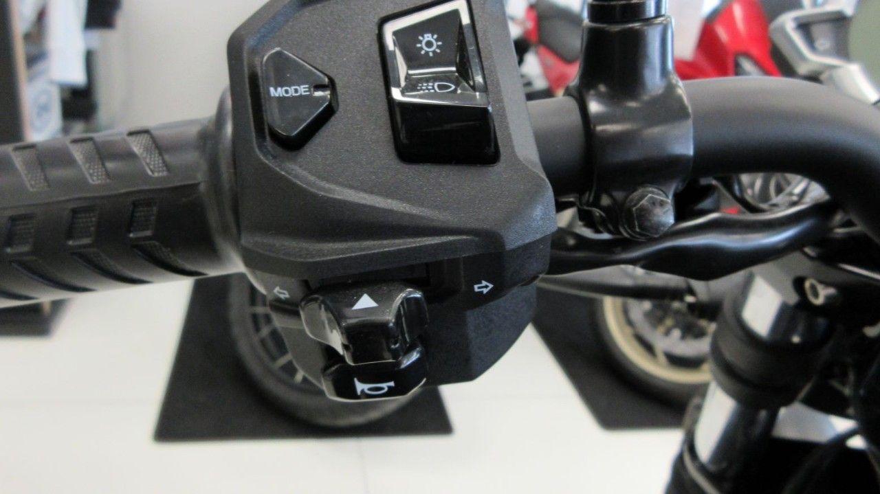 Moto Guzzi V7 850 STONE MY25