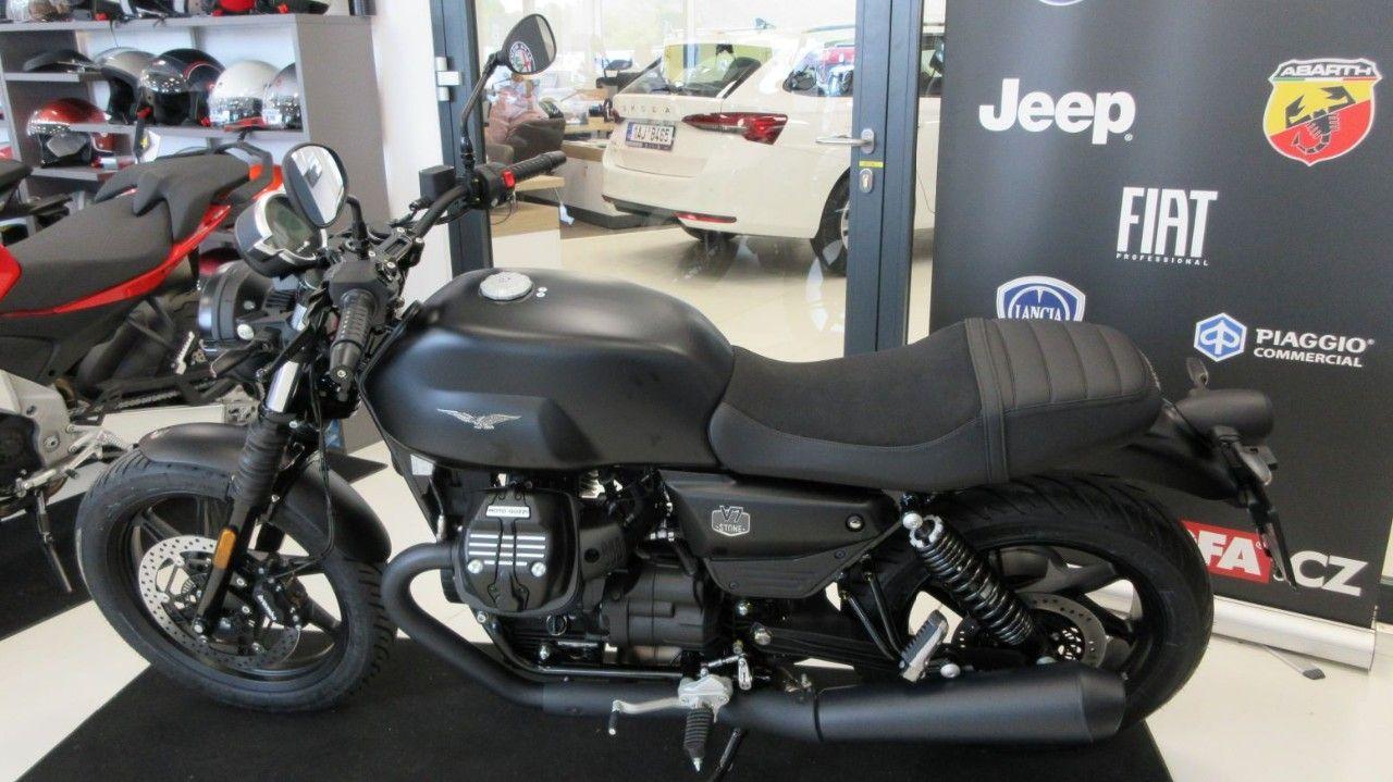 Moto Guzzi V7 850 STONE MY25