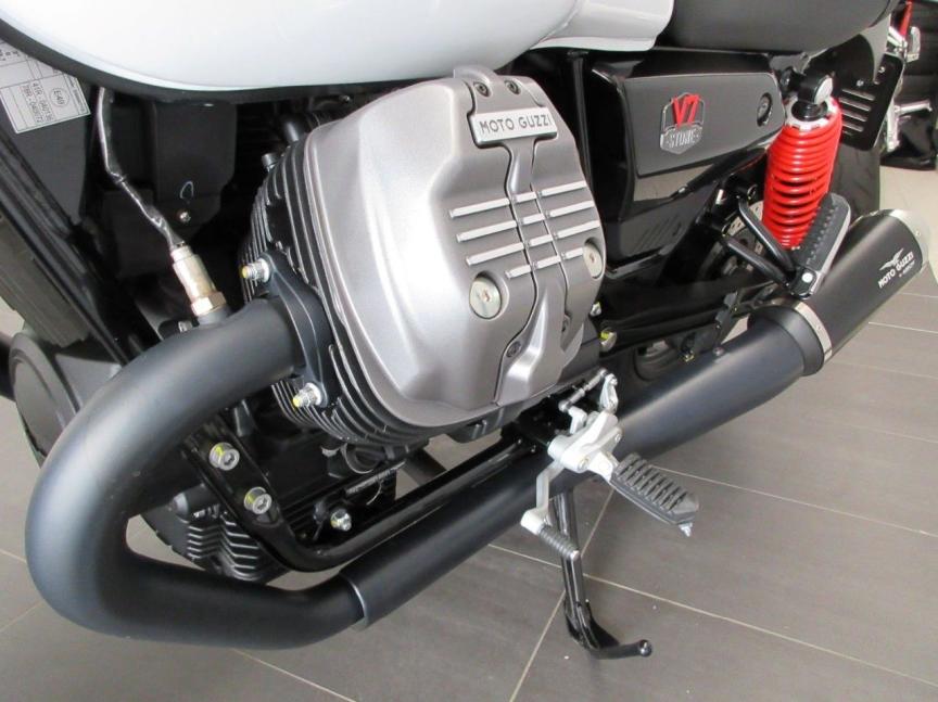 Moto Guzzi V7 850 Stone TEN e5