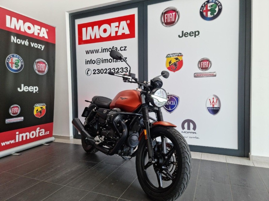 Moto Guzzi V7 850 Stone
