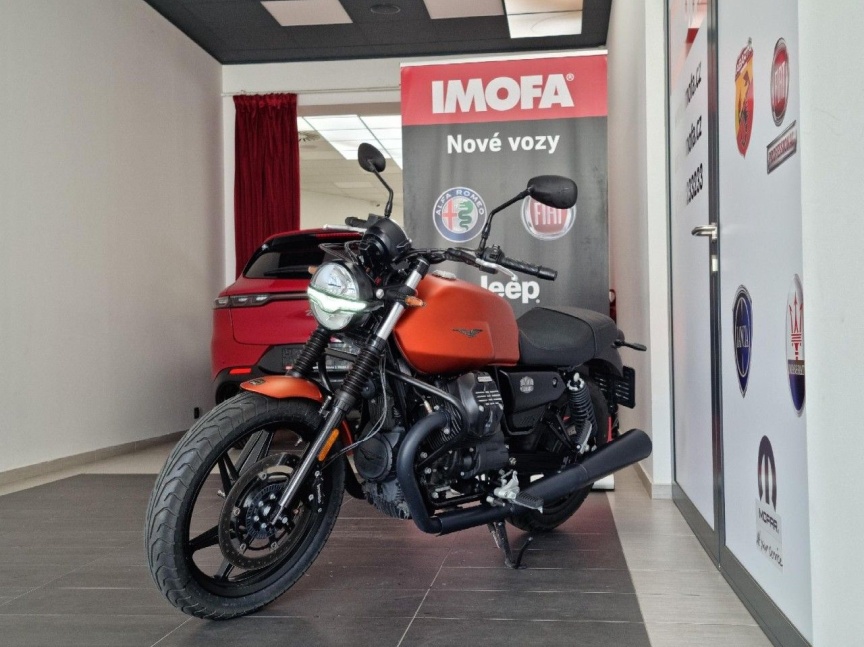Moto Guzzi V7 850 Stone