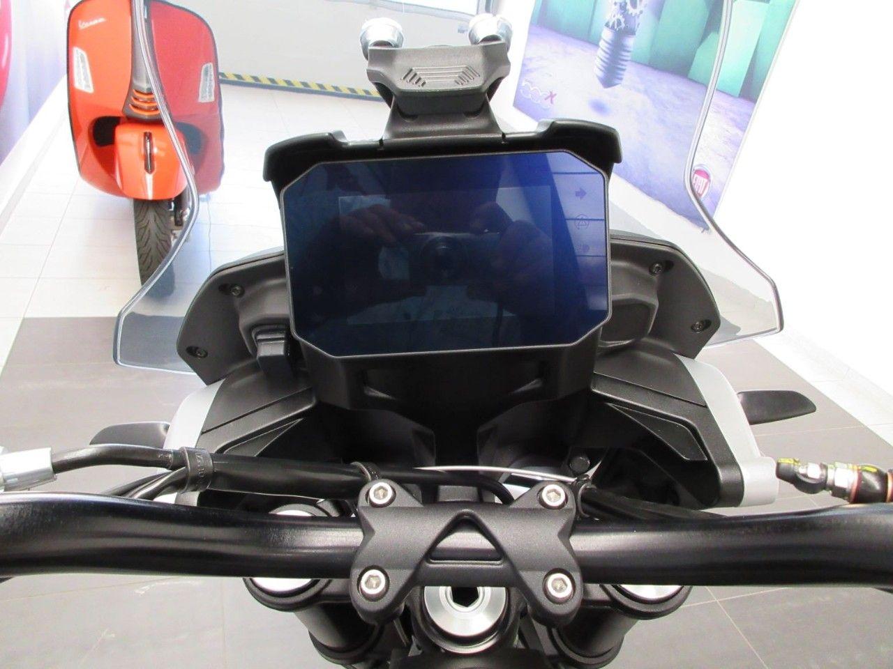 Moto Guzzi V85 Strada E5+