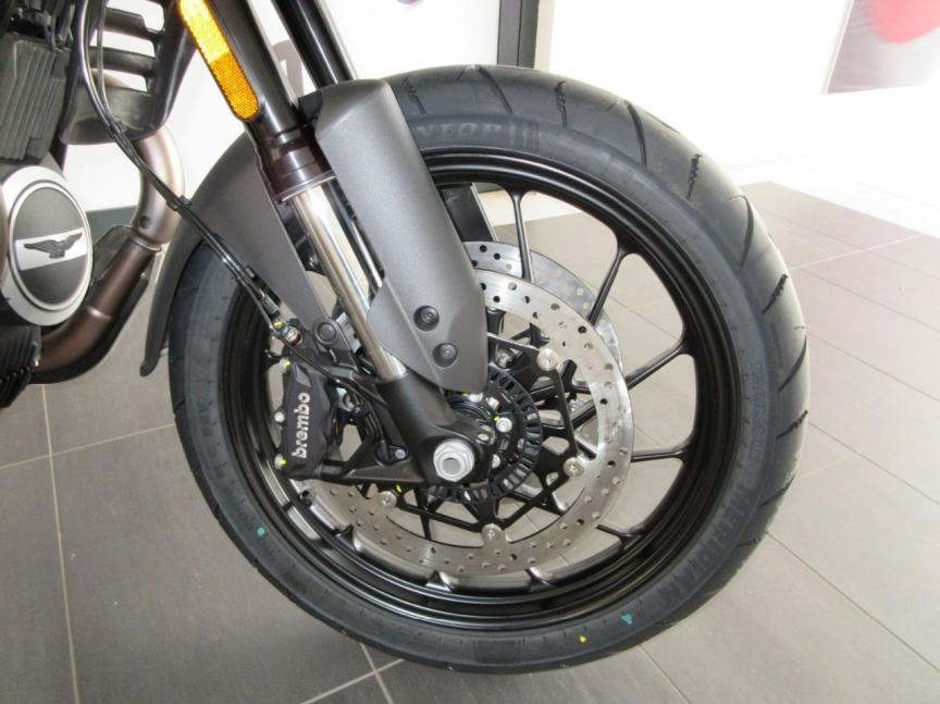 Moto Guzzi V85 Strada E5+
