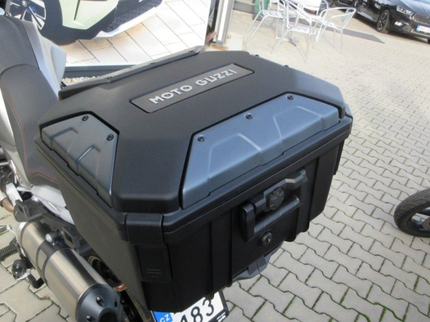 Moto Guzzi V85 Strada E5+