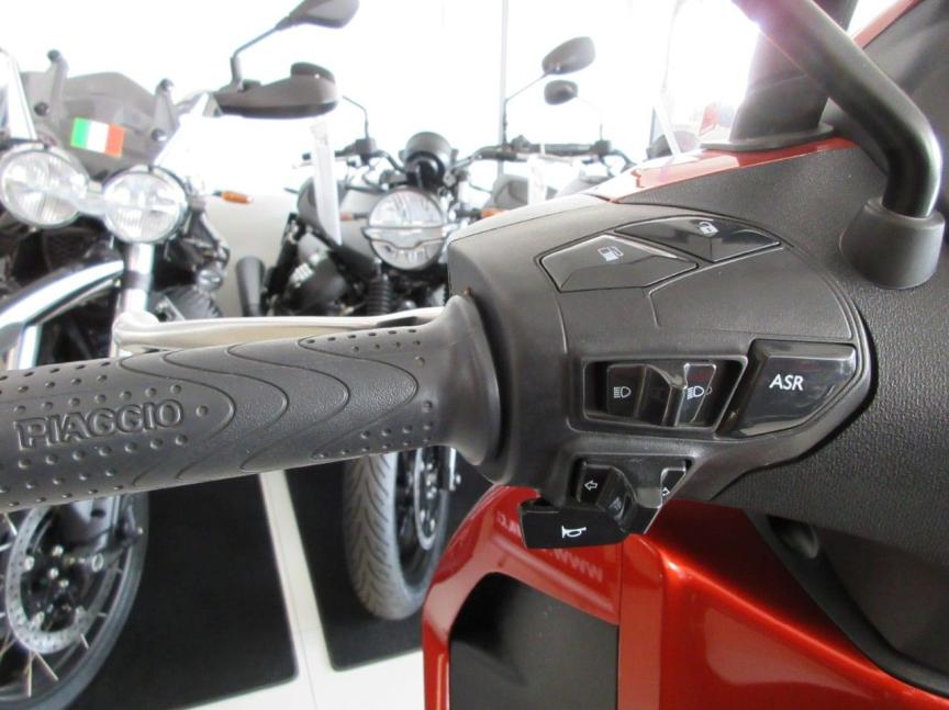 Ostatní Beverly 300 S e5