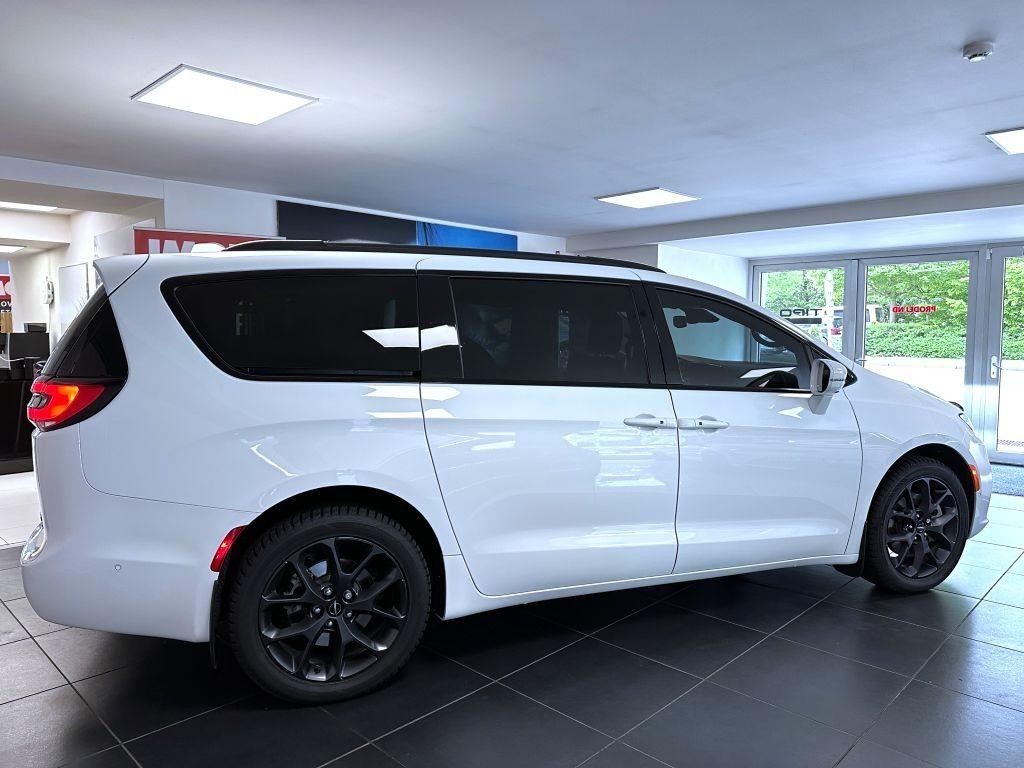 Chrysler Pacifica 3.6L V6 286k AT9 ZF 4x4 Limited S Appearance, reg. 01/2022