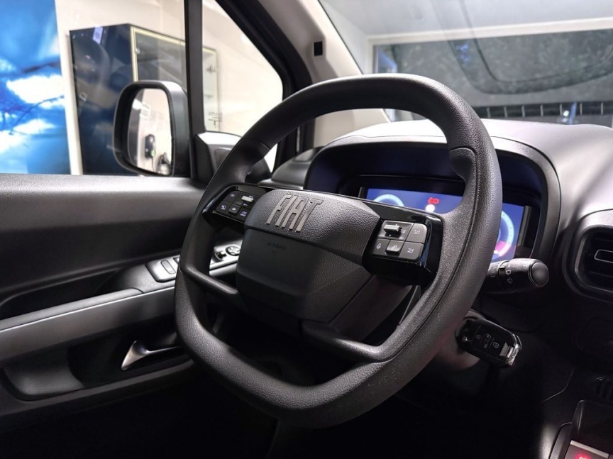 Fiat Qubo L 1.2 Turbo 110k MT Icon *964*
