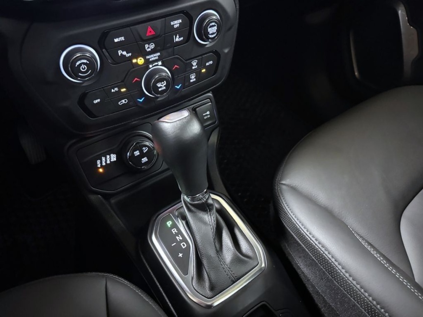 Jeep Renegade 1.3 T4 PHEV 240k AT 4x4 Trailhawk